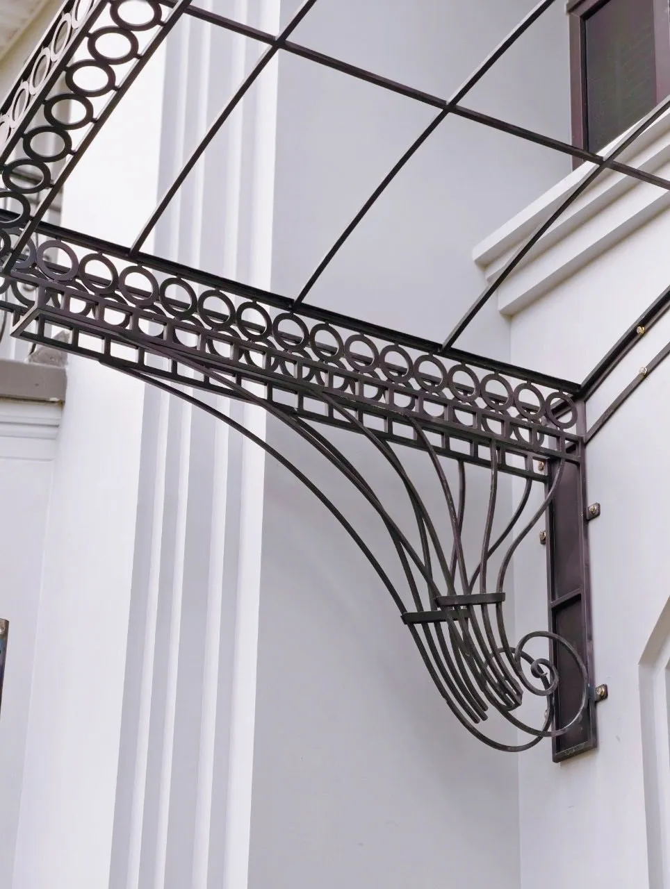 กันสาดหน้าบ้านโมเดิร์น