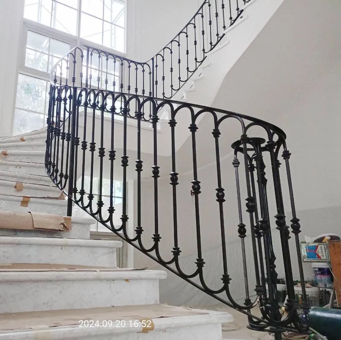 ราวบันไดวน